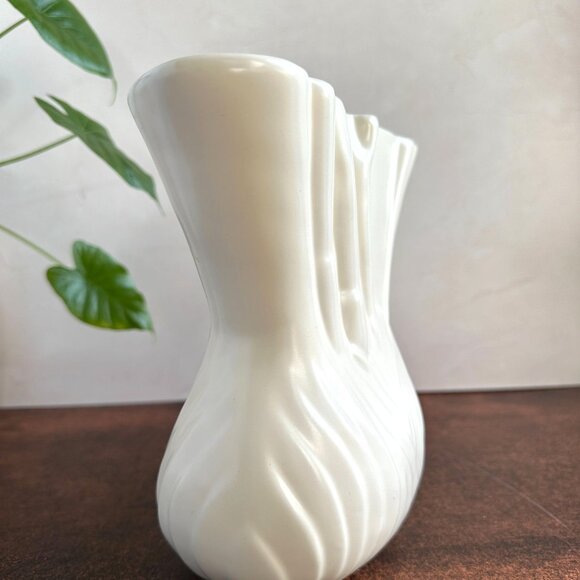 Crate & Barrel Ivory Ceramic Stoneware Pitcher By B. Eigen 8x9 NWT - Picture 4 of 8